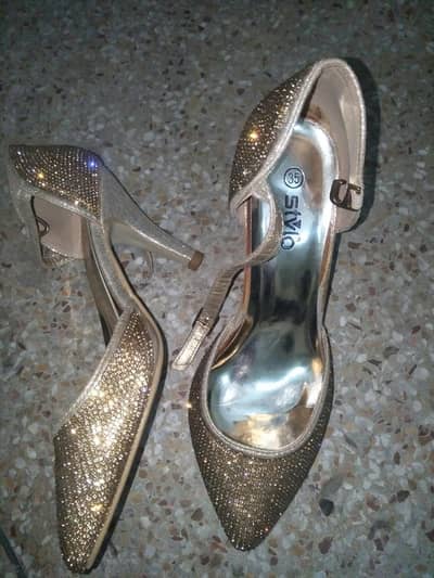 ORIGINAL STYLO  35 NUMBER SIRF AIK DAFA PEHNA HAI ALMOST NEW LOOK