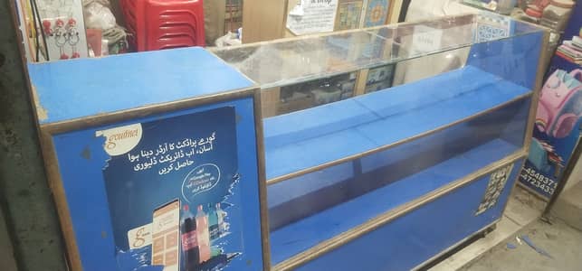 Glass & wood counter