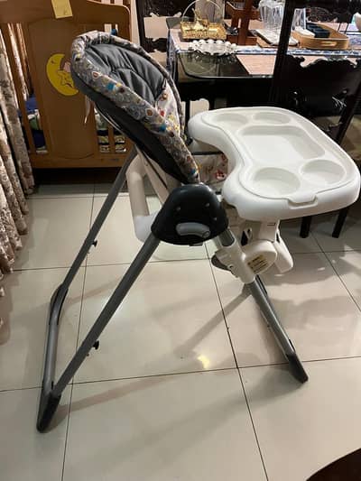 High chair excellent condition