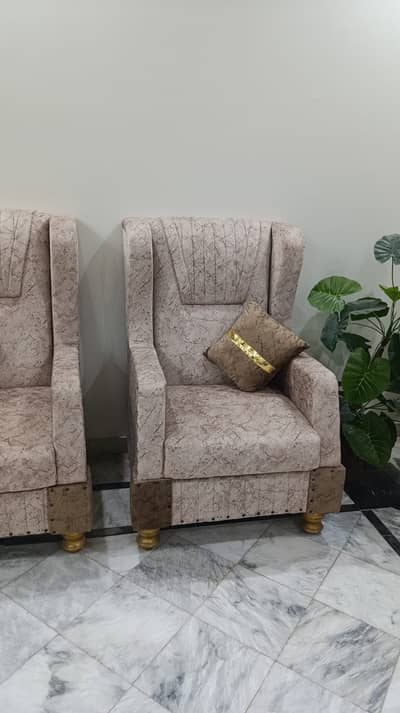 5 Seater Rarely used Sofa Set