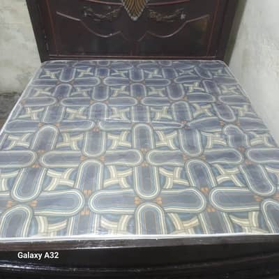 bed with metress 6 inch diamond