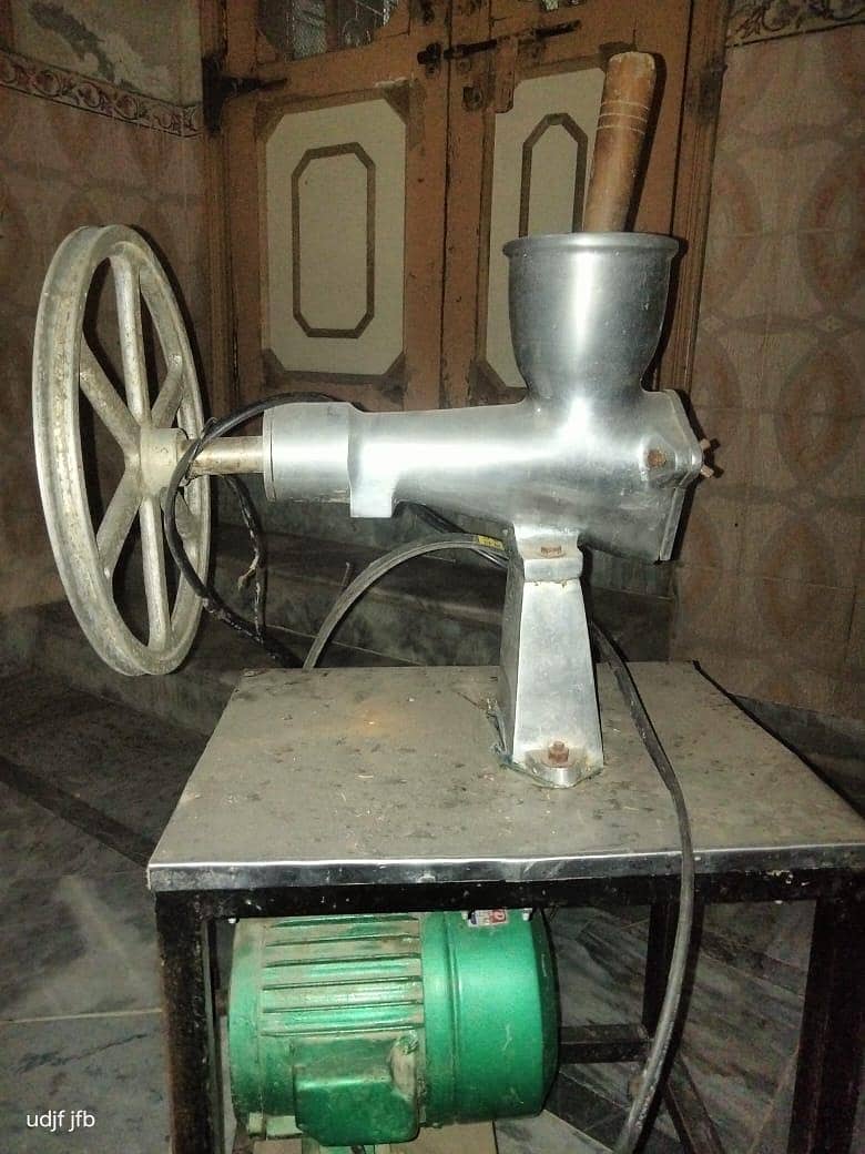 مسمی اور مالٹے کے جوس بنانے والی مشین  فل جینین آل اوکے بیسٹ کنڈیشن 1