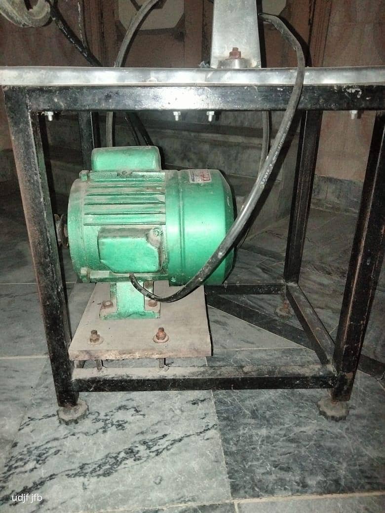 مسمی اور مالٹے کے جوس بنانے والی مشین  فل جینین آل اوکے بیسٹ کنڈیشن 2