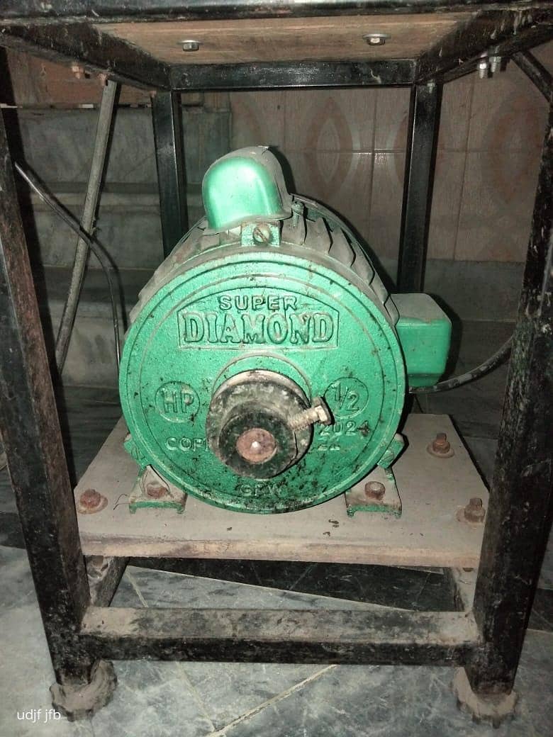 مسمی اور مالٹے کے جوس بنانے والی مشین  فل جینین آل اوکے بیسٹ کنڈیشن 4