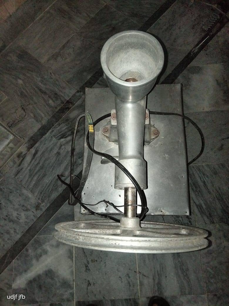 مسمی اور مالٹے کے جوس بنانے والی مشین  فل جینین آل اوکے بیسٹ کنڈیشن 5