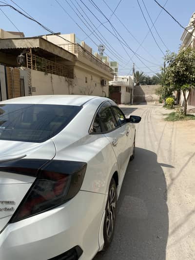 Civic 2018 UG Red Meter