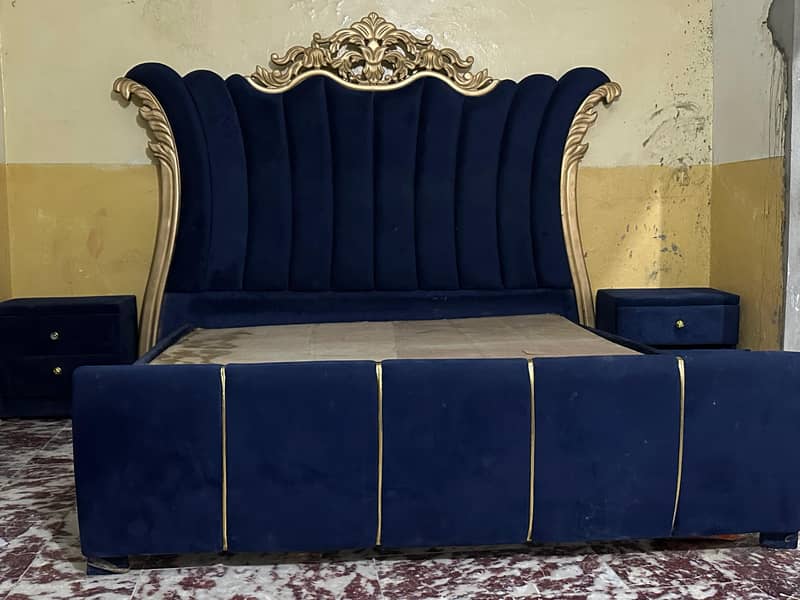 bed and dressing table 0