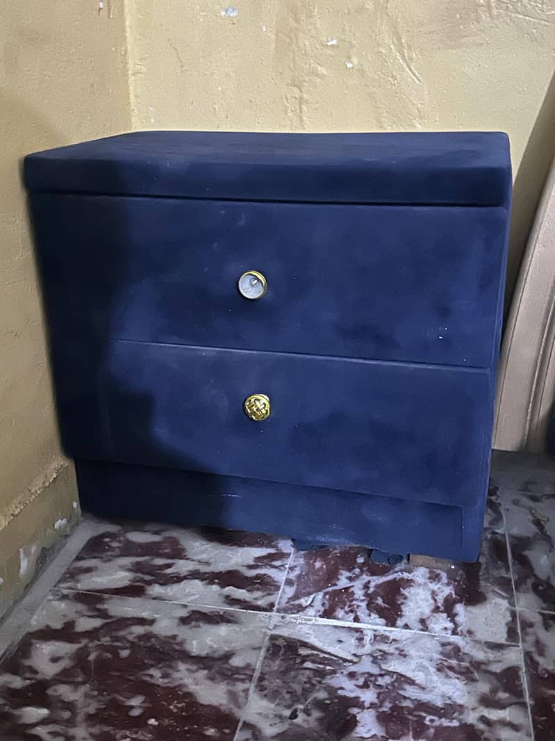 bed and dressing table 3