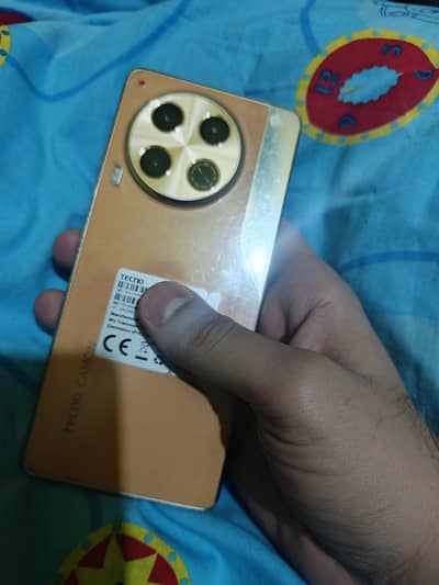 Techno Camon 30 8gb 256gb 6month warranty.