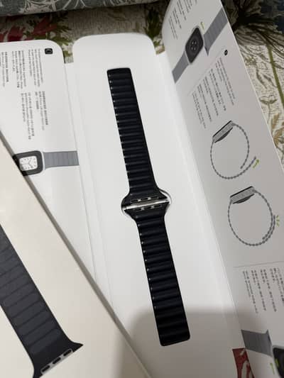 Apple watch (original Midnight leather link)