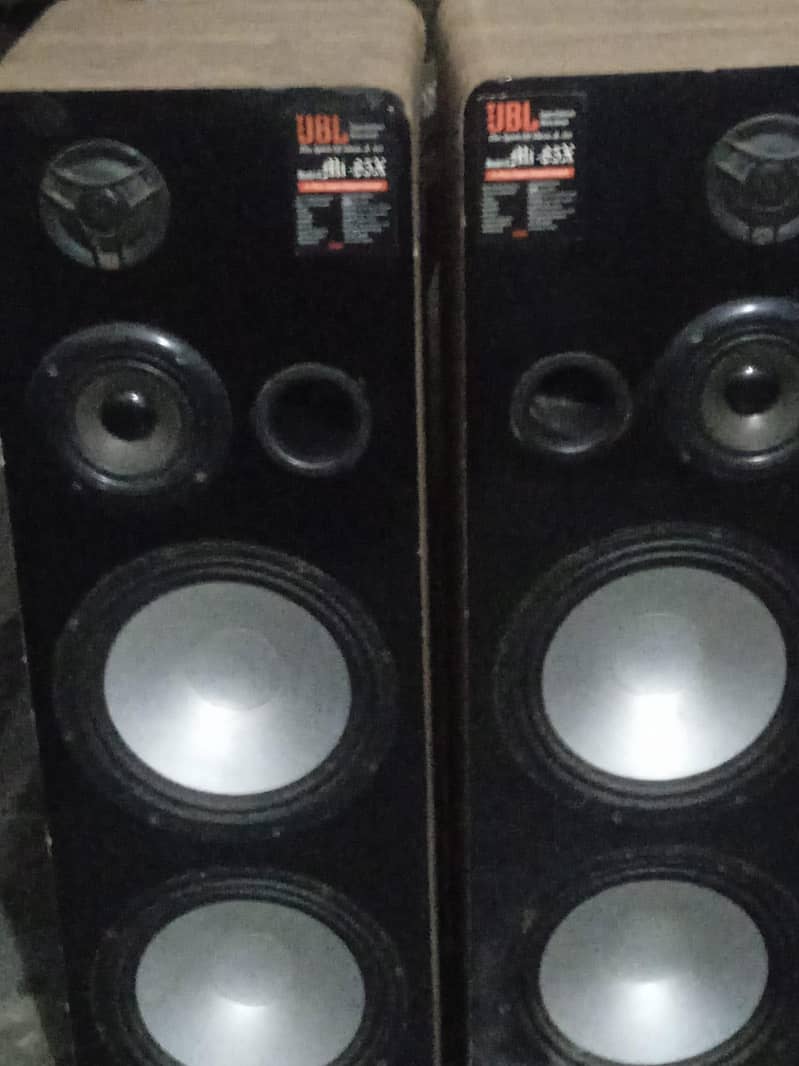 speakers 4