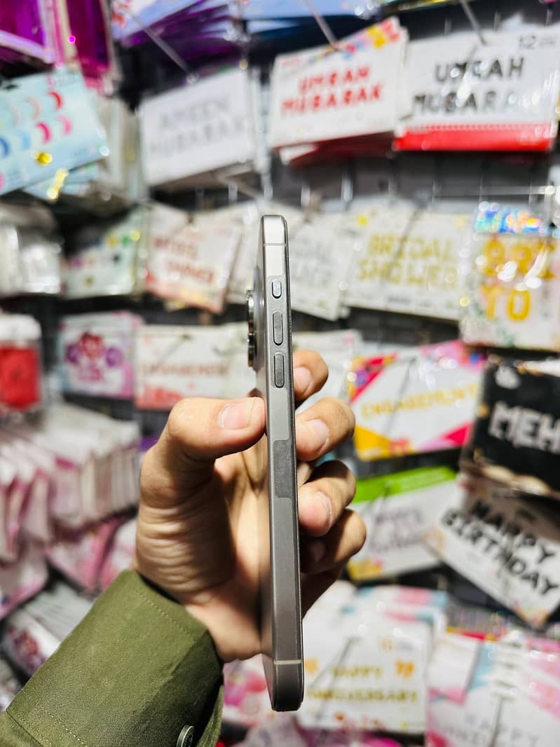 iPhone 15 pro max 3