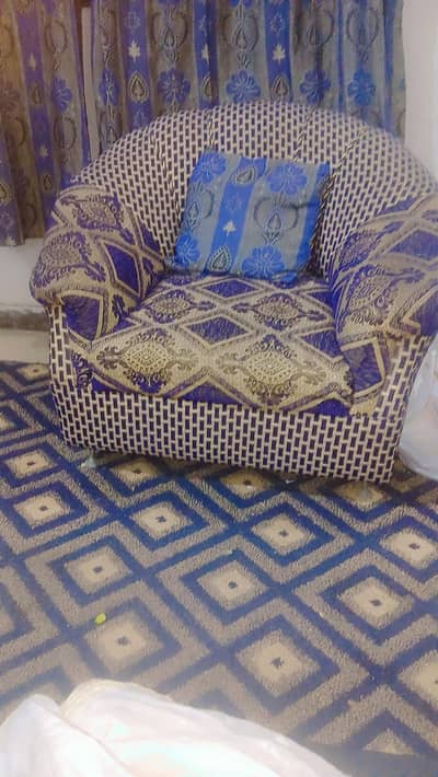 7 seaters sofa set with carpet and curtains for sale.