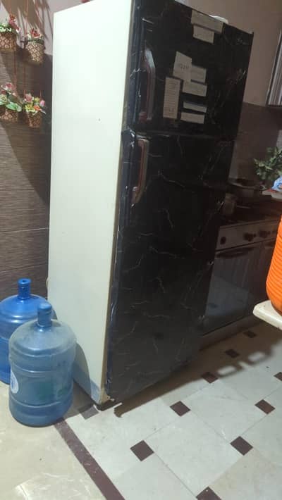 Dawlance company ka fridge