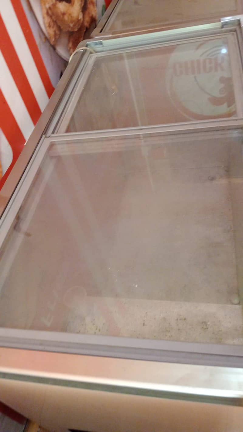 fresh condition تین عدد فریزر ہیں 2