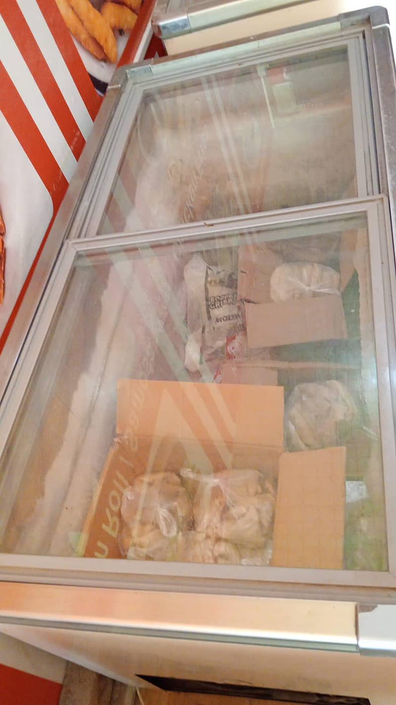 fresh condition تین عدد فریزر ہیں 3