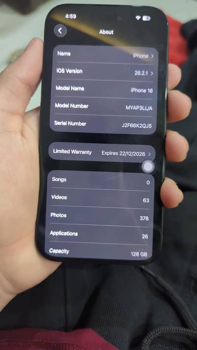 Iphone 16 black color