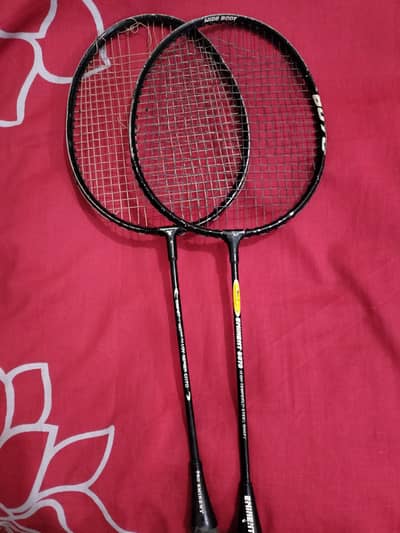 2 Rackets badminton