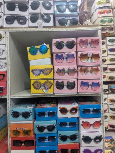 kid's sunglasses just 3 in (999)