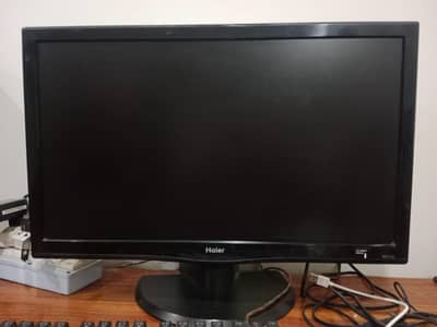 Haier 22inch tv with monitor mount/stand