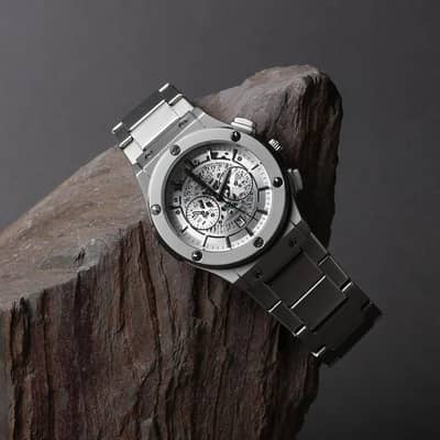 Majestic Elegance - Silver Dial