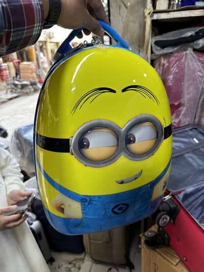 minniions mini  trolly