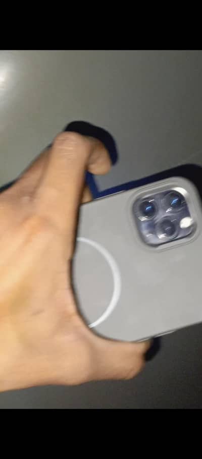 iphone 11 pro max 9/10 condition 68k