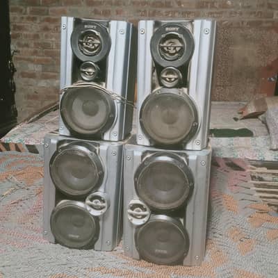 speaker Sahab halat 4 system uska IC kharab hai 03302417175