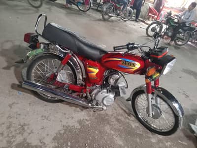 YAMAHA ROYALE YB 100 IN EXELENT CONDITION