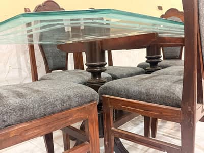 Dining table for sale