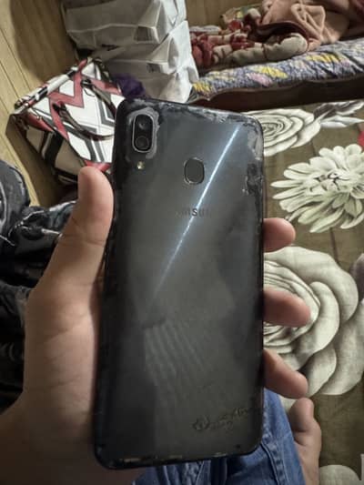 Samsung A30 all original ha koi masla ni 4 64 ha no any falt hotspot