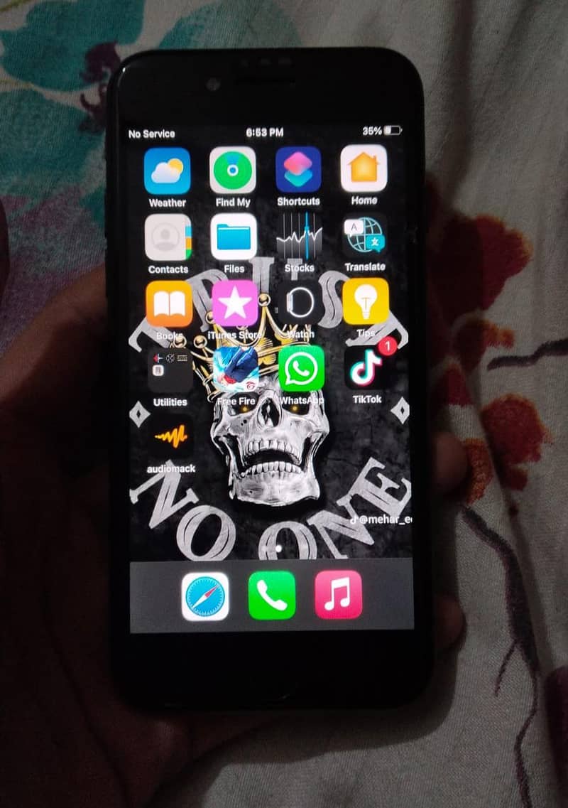 iphone 7 10/10 condition 0