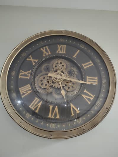 Slightly used big Elegant Wall clock for sale