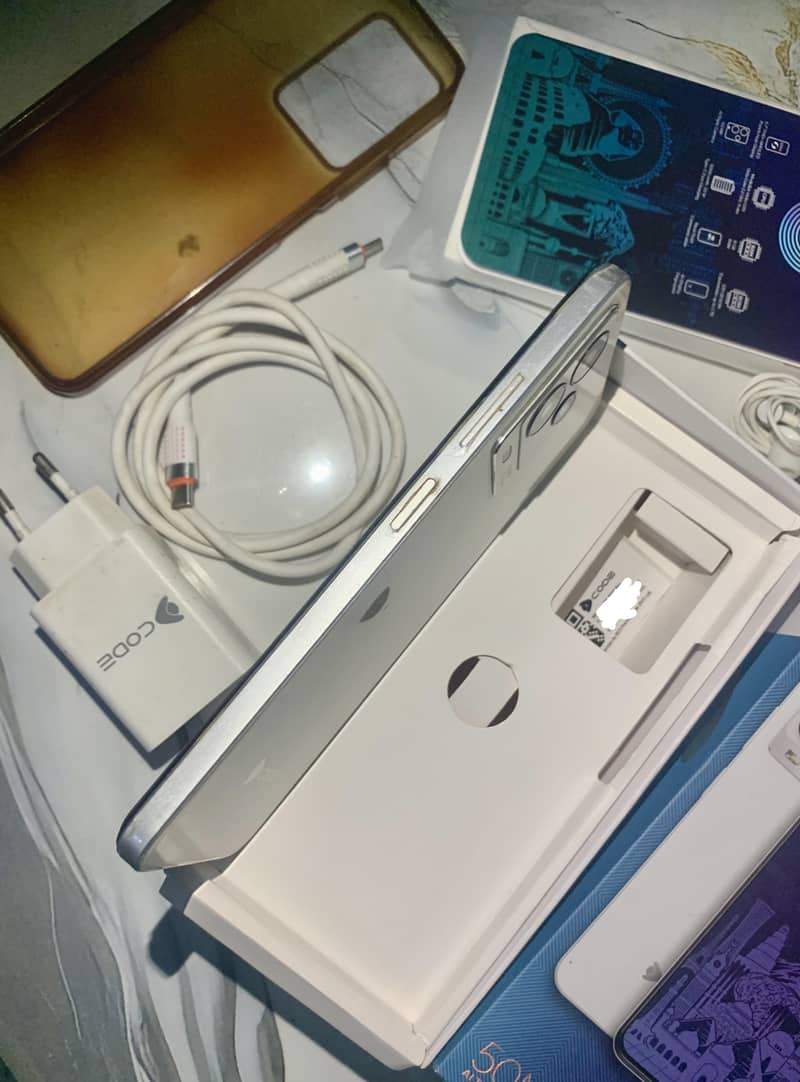 Dcode Bold 3 Pro | 16/128 | AMOLED Display 2