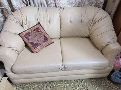 4 seater sofa set available for sale with centre table