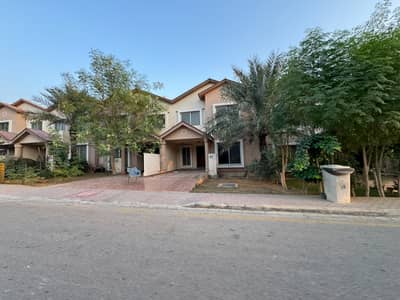 152 Sq Yd 3-Bedroom Luxury Villa For Rent Bahria Town Karachi, 10 Min Drive From Main Entrance, With 3 Bedrooms, Drawing, Dining, And 1 Kitchen.