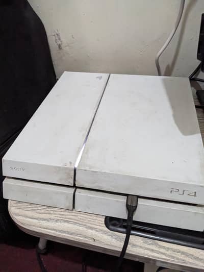 ps4 White color. sealed