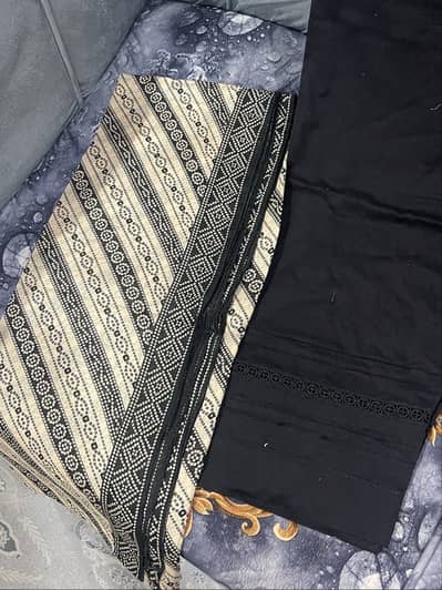 Women Stitched Suit – Excellent Condition