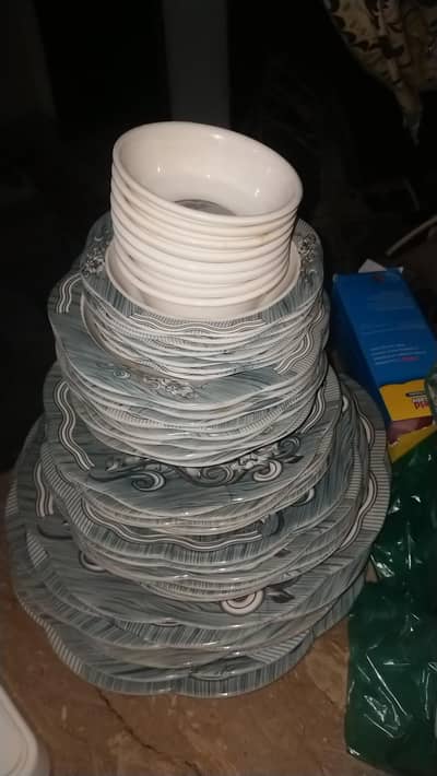 plastic dinner set 8 person