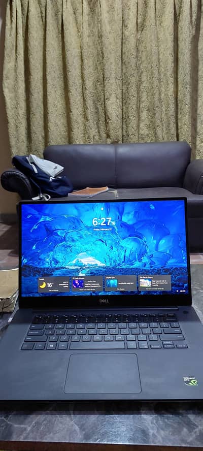 Dell XPS 15 7590 4K OLED