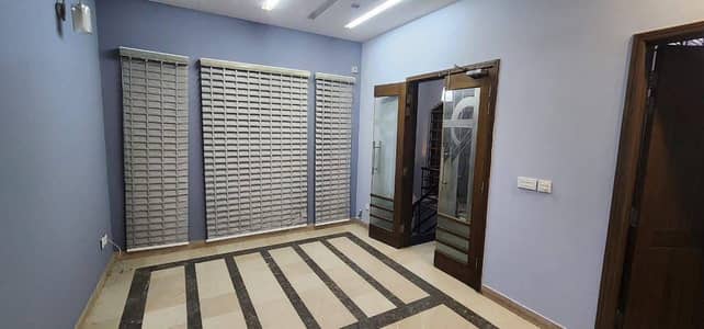 FIVE MARLA PORTION AVAILABLE FOR RENT IN WAPDA TOWN