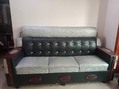 3-2-1 sofa set good condition