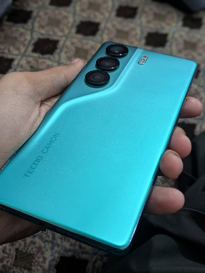 tecno camon 40 0