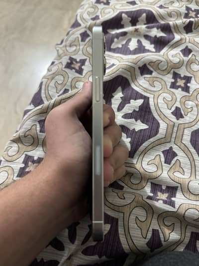 12 pro max white beauty sasta