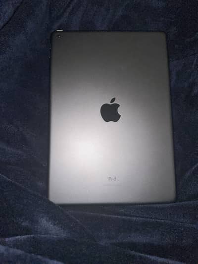 Apple i pad 8th generation 128gb