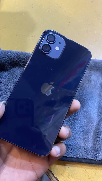 Apple iPhone 12