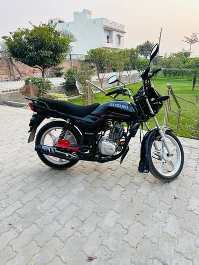 Suzuki 110 for sale in good condition 03456666561