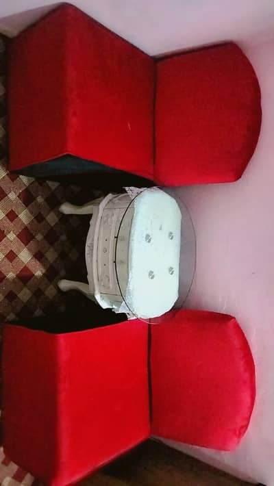 1 seater sofa and good condition