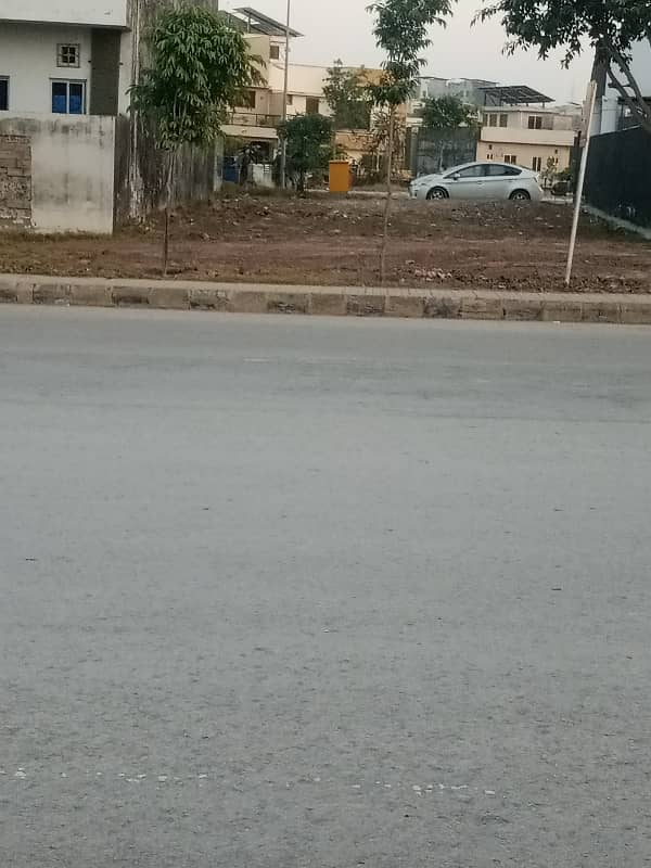 Blvd 10 Marla Plot Front Back Open 2