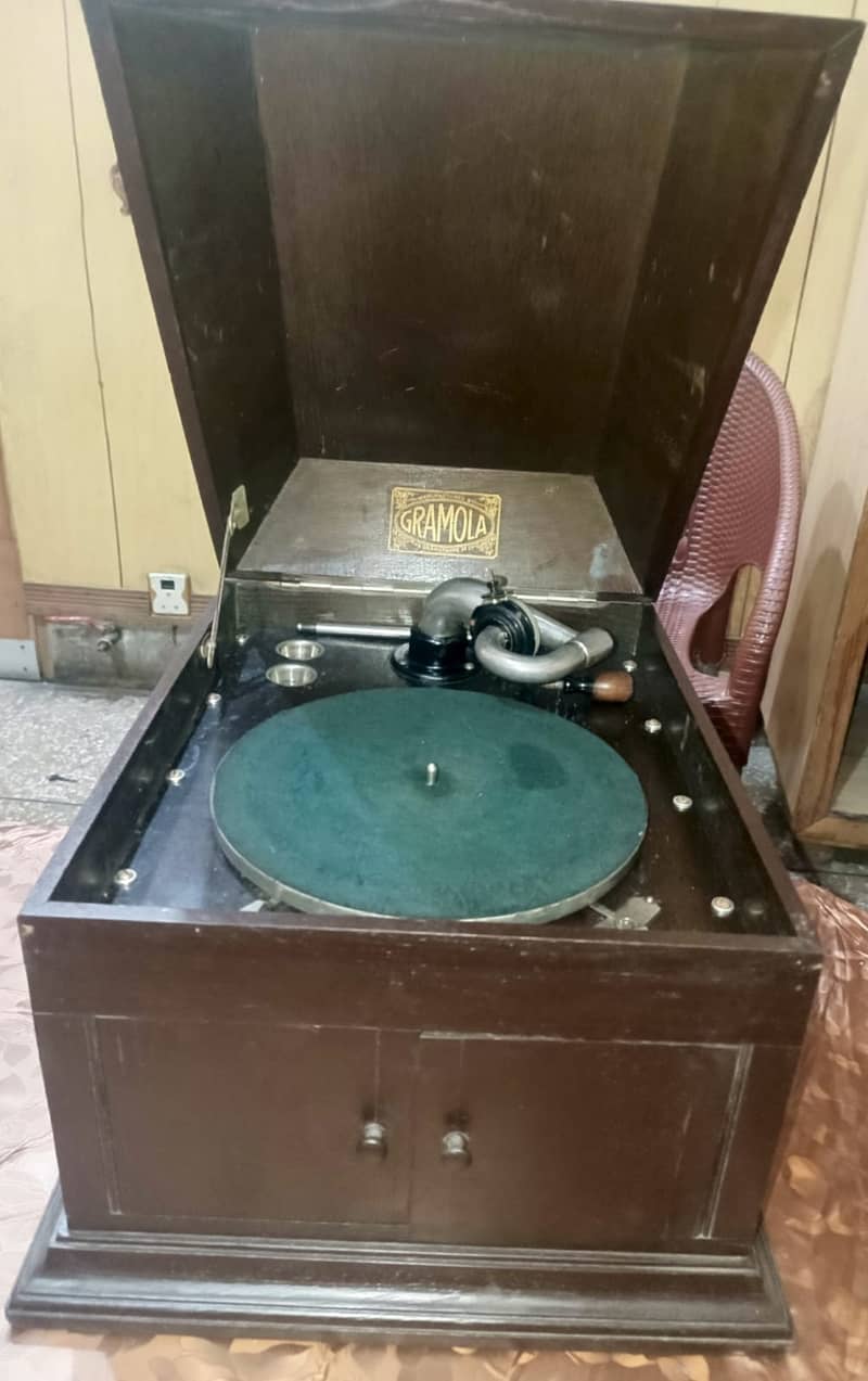 Gramophone 0